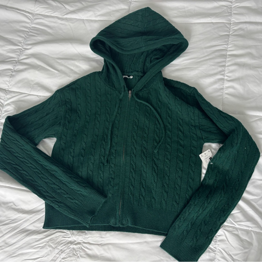 Green knitted cropped hoodie
